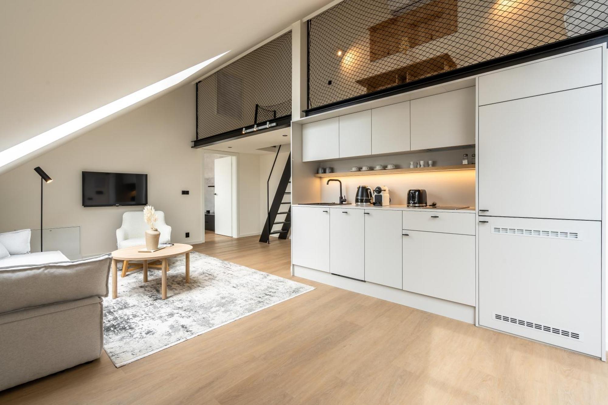 Honest Karlin Praga Exterior foto