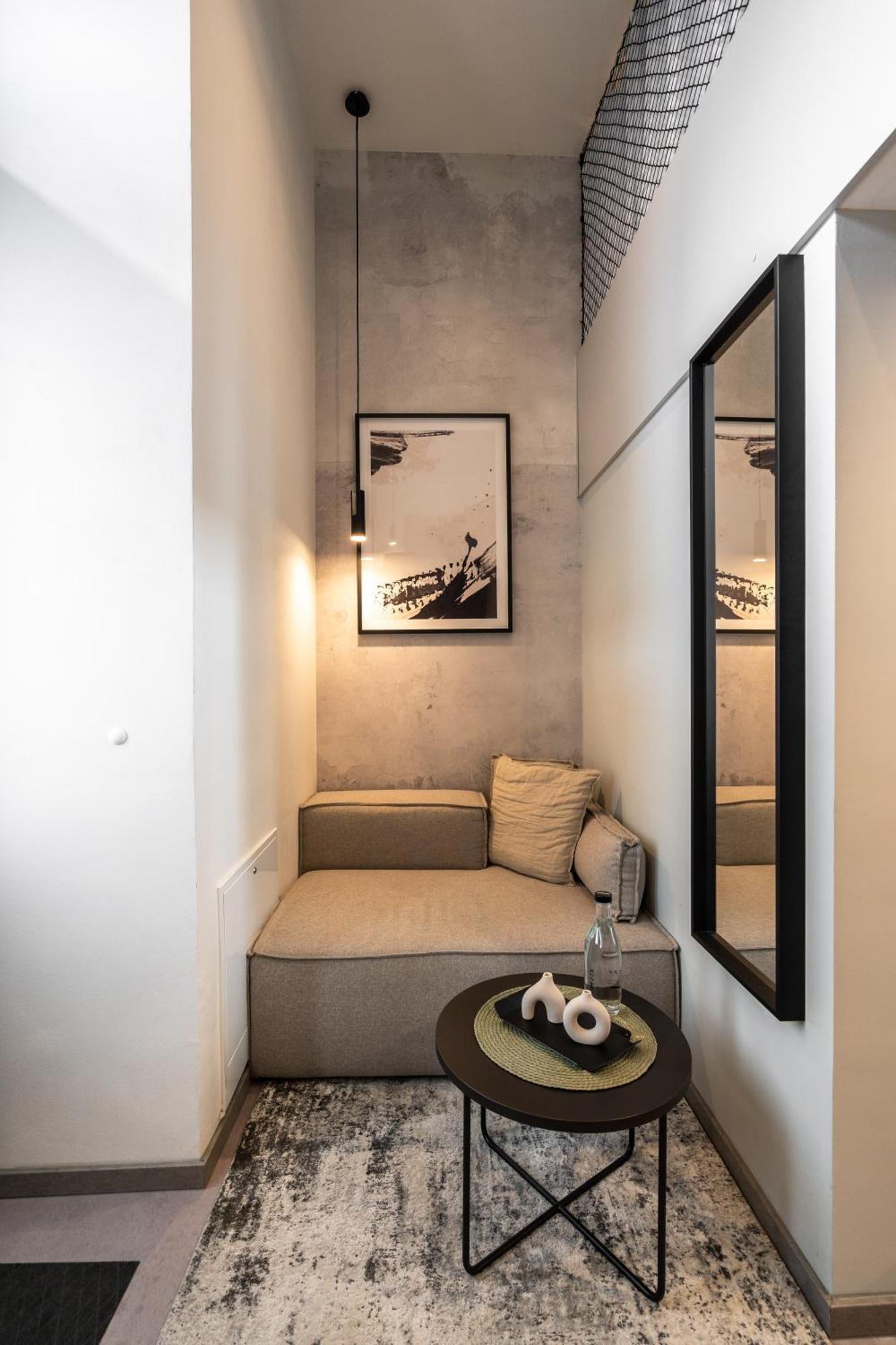 Honest Karlin Praga Exterior foto